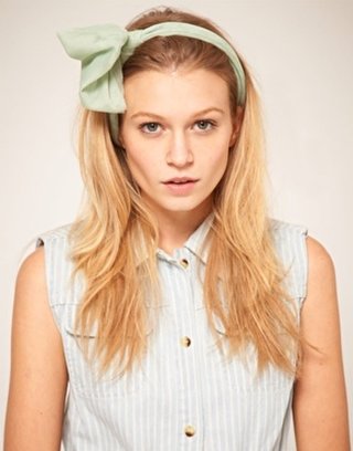 Cinta para el pelo color menta de ASOS, por 5,43€