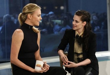 Charlize Theron se mosquea con Kristen