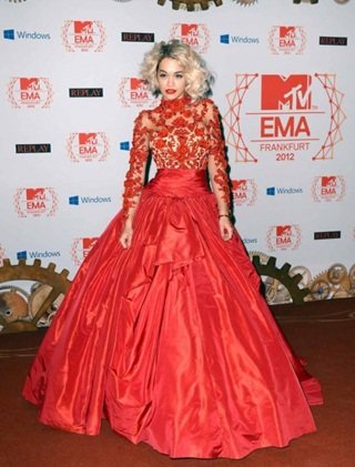 Rita Ora o cómo destronar a Alexa Chung
