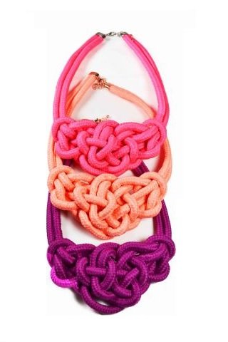 Este verano se llevan los collares con nudo