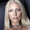 Lady Gaga se convierte en musa de Versace
