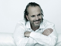 Miguel Bosé, ‘amo’