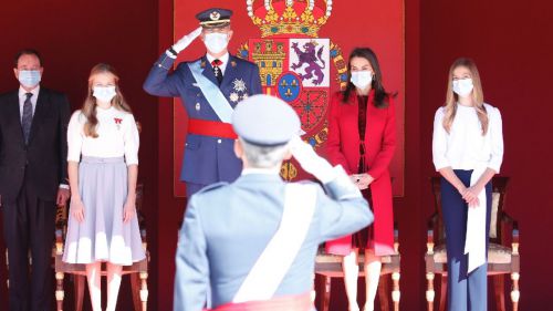 Los Reyes presiden en el Palacio Real la celebración del Día de la Fiesta Nacional