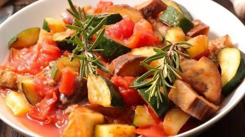 La ratatouille. Un guisado ligero y refrescante de berenjenas, calabazas, pimientos y tomates