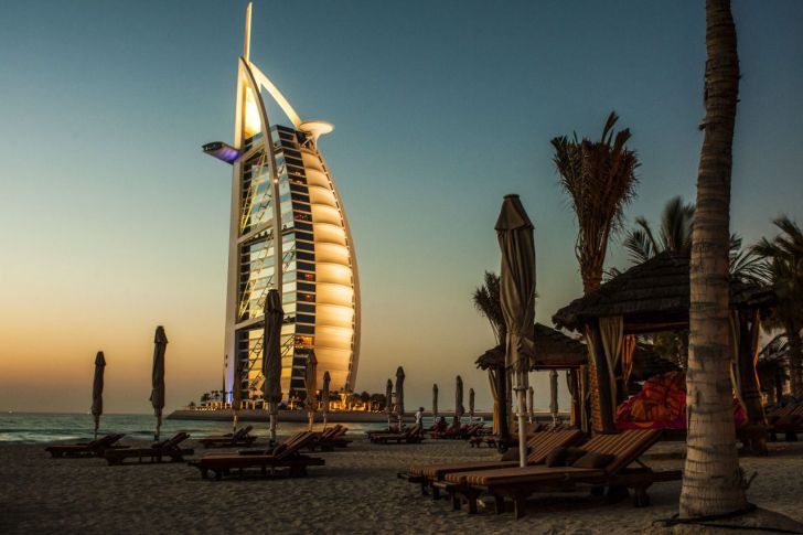 Dubai se ha abierto un hueco en la mente de todos a través de sus rascacielos de formas imposibles