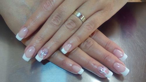 Cómo hacer la manicura francesa multicolor