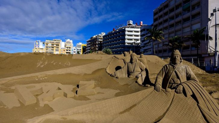 La Navidad de Las Palmas de Gran Canaria cuenta con un belén de arena de casi 3.000 metros