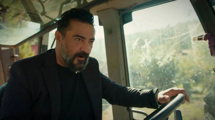 Akif arrasa la tienda de campaña de Doruk y revela el dinero robado por ?engül