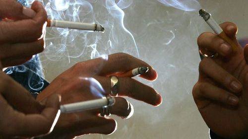 Más de 100.000 muertes relacionadas con el tabaquismo al año