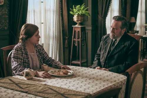 Elena descubre el oscuro secreto de su suegro en ‘La Favorita 1922’