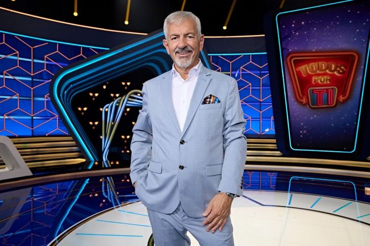 Telecinco lanza el concurso 'Todos por ti' con Carlos Sobera como presentador