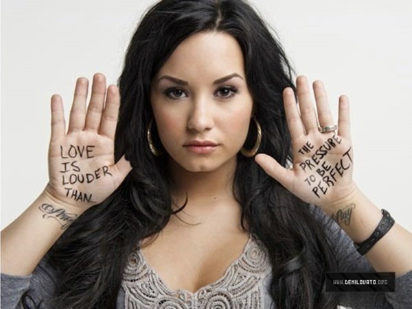 Demi Lovato contra Disney