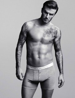 David Beckham cubre sus músculos para siempre