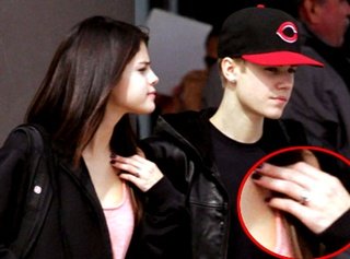 Selena Gomez y su anillo